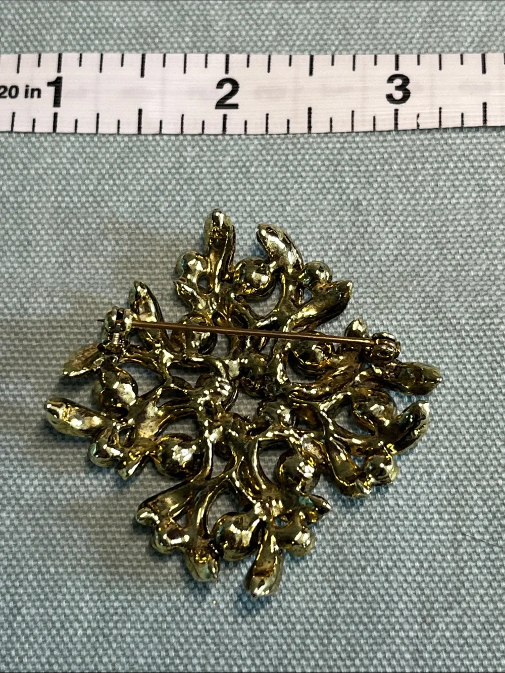 Antique gold brooch pin with light purple lilac stones